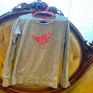 Gap gray & white long sleeve tee w/a sparkly pink bird on the front. Girls sz 8.